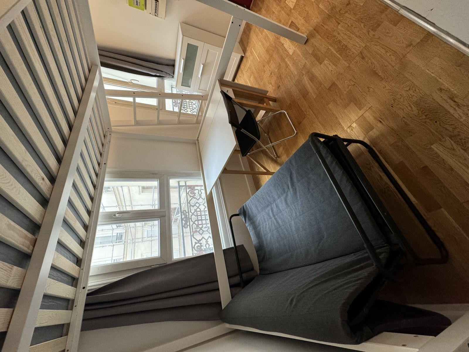 
                                                Location
                                                 Appartement 9e