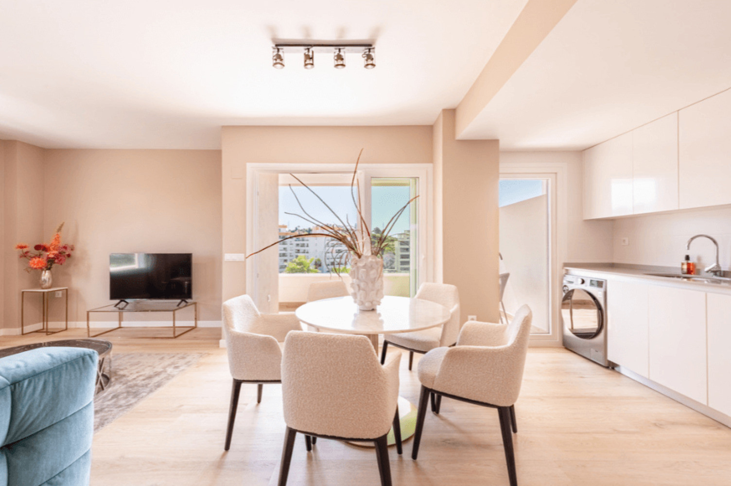 
                                                Vente
                                                 Appartement à Albatros