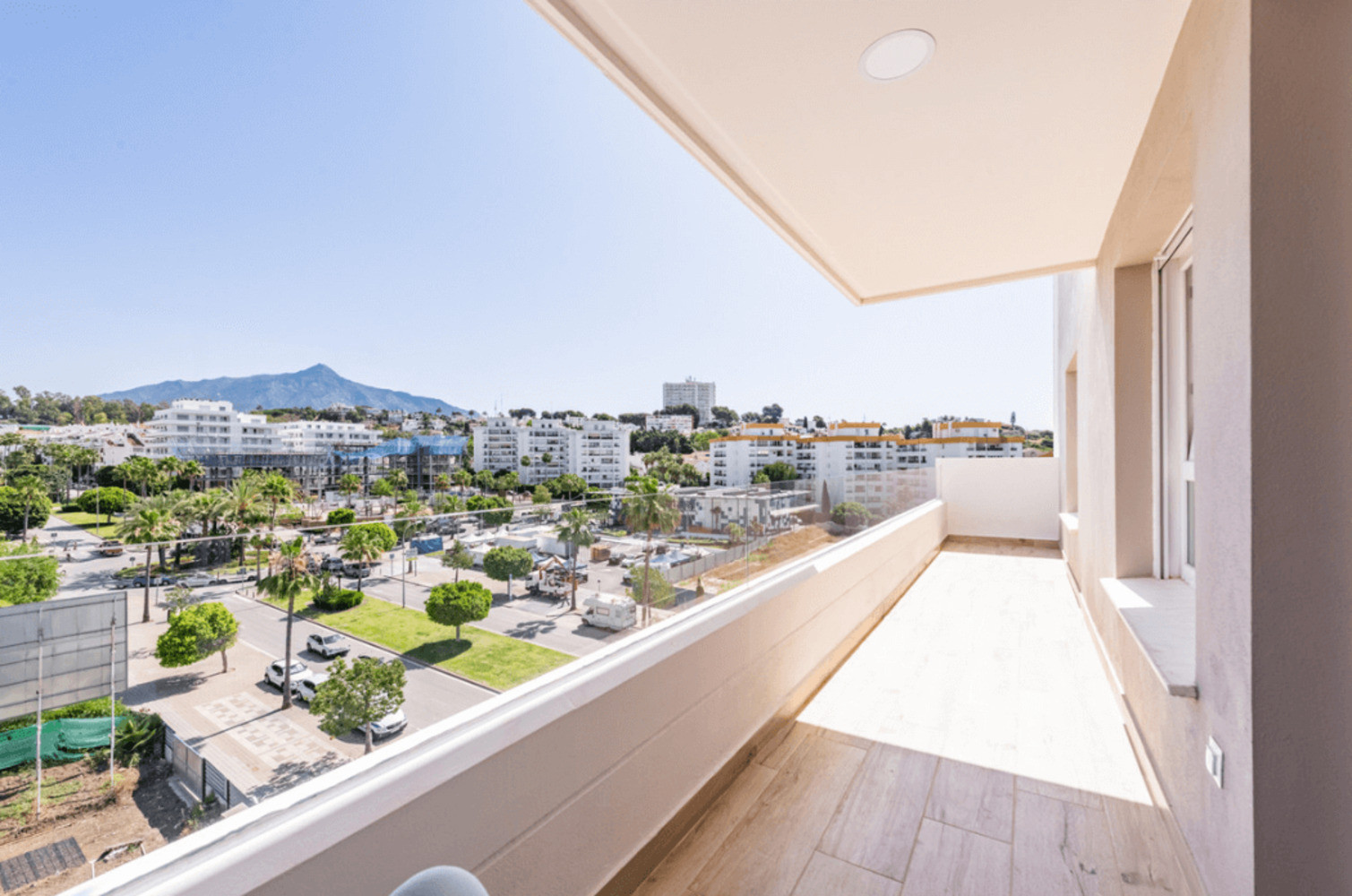 
                                                Vente
                                                 Appartement à Albatros