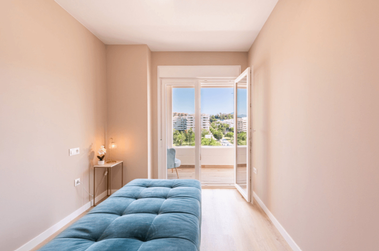 
                                                Vente
                                                 Appartement à Albatros