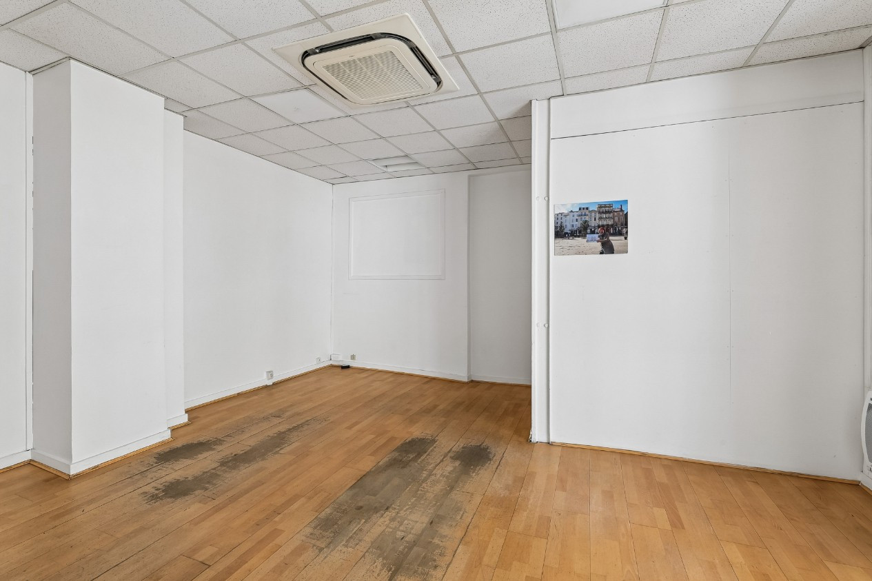 
                                                Vente
                                                 Bureau à aménager - Paris 18e