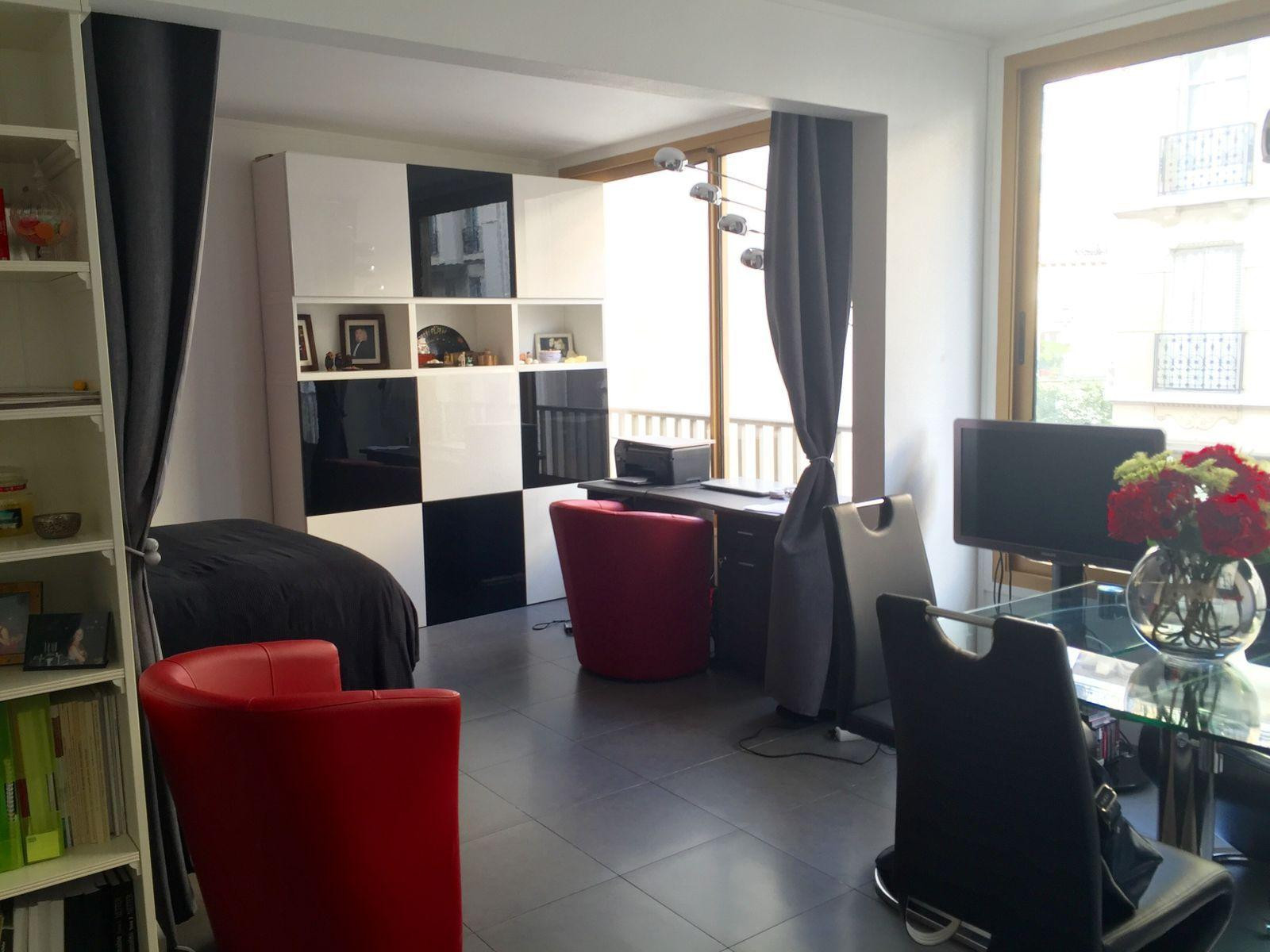 
                                                Location
                                                 Appartement à Charles de Gaulle Etoile-Ternes