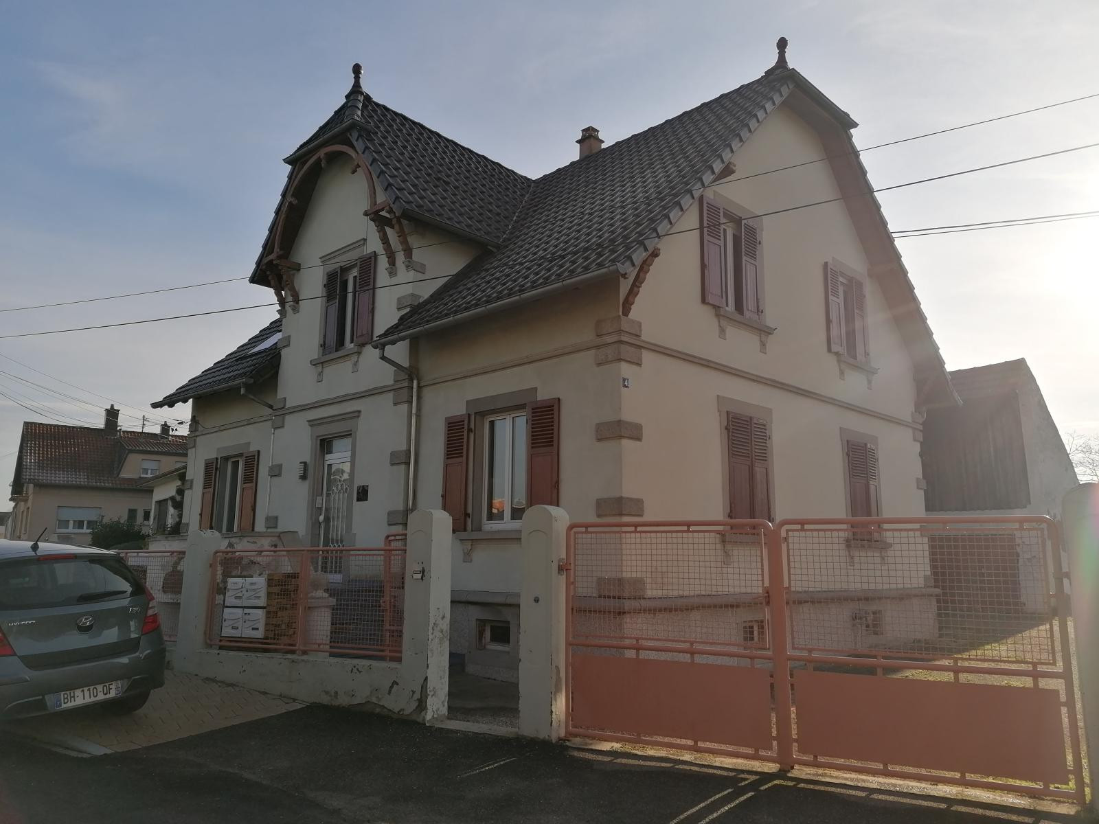 
                                                Location
                                                 Appartement à l'étage d'une maison individuelle
