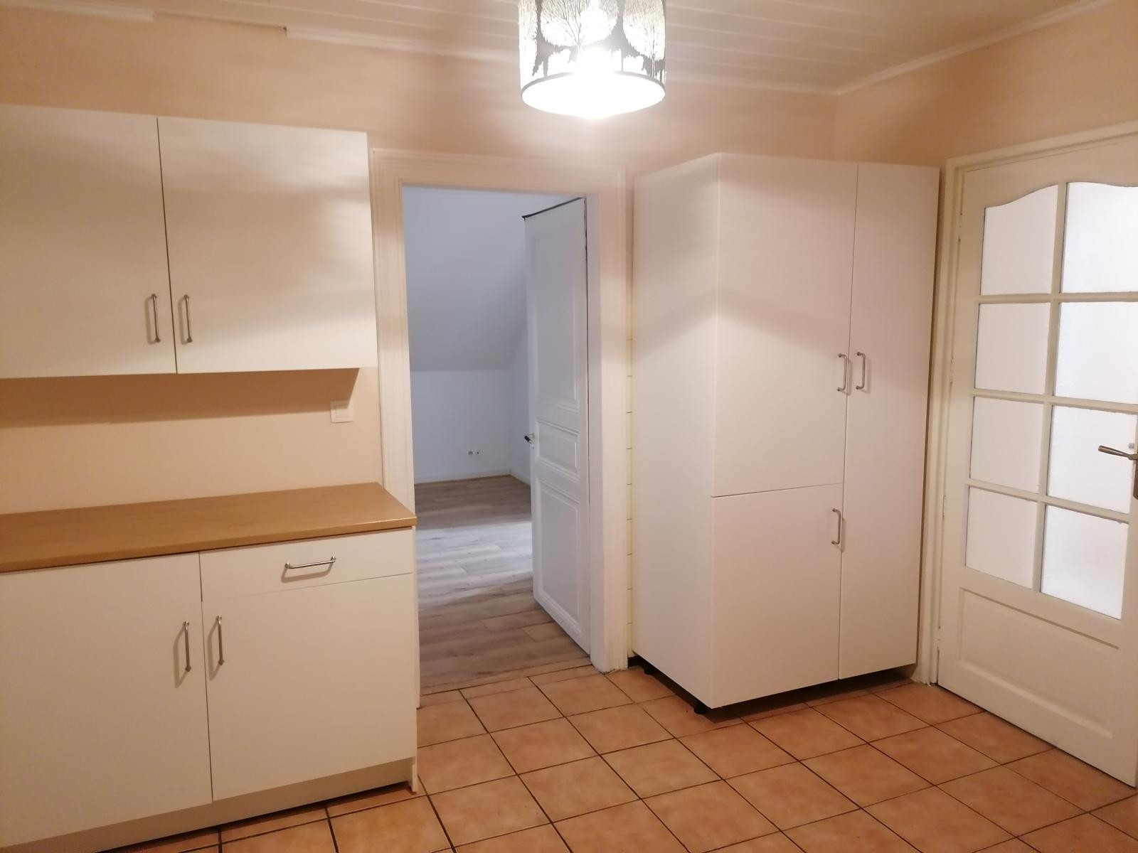 
                                                Location
                                                 Appartement à l'étage d'une maison individuelle
