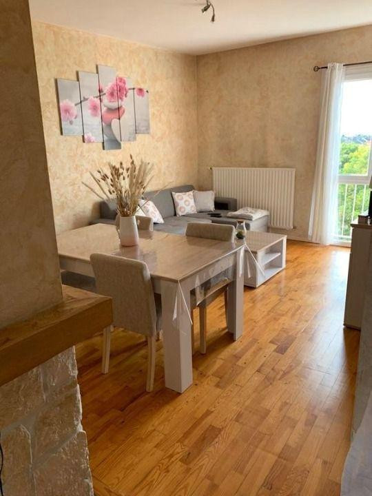
                                                Location
                                                 Appartement à louer 42m2 refait à neuf Drancy