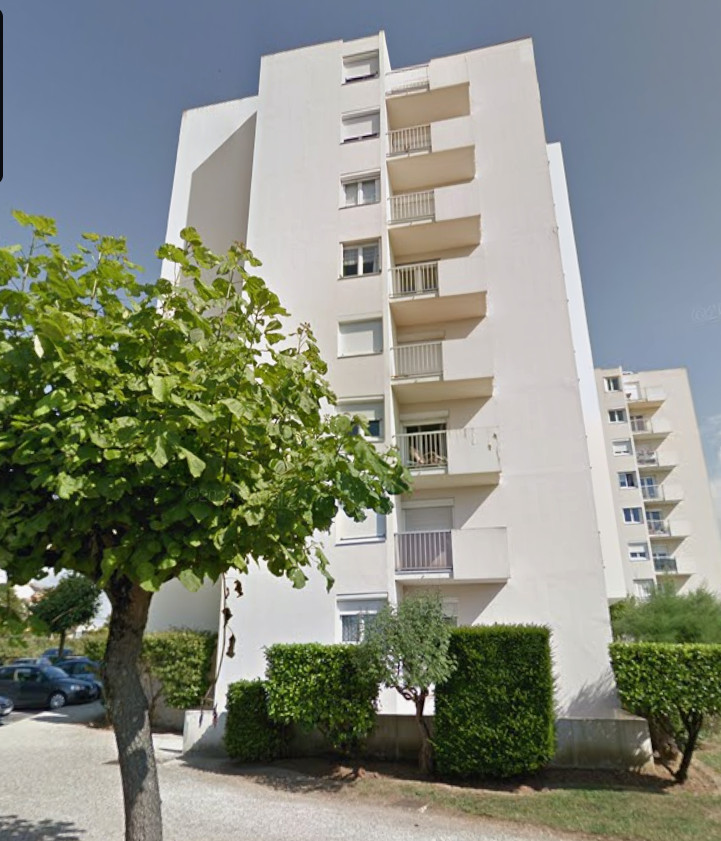 
                                                Vente
                                                 Appartement à rénover - Royan
