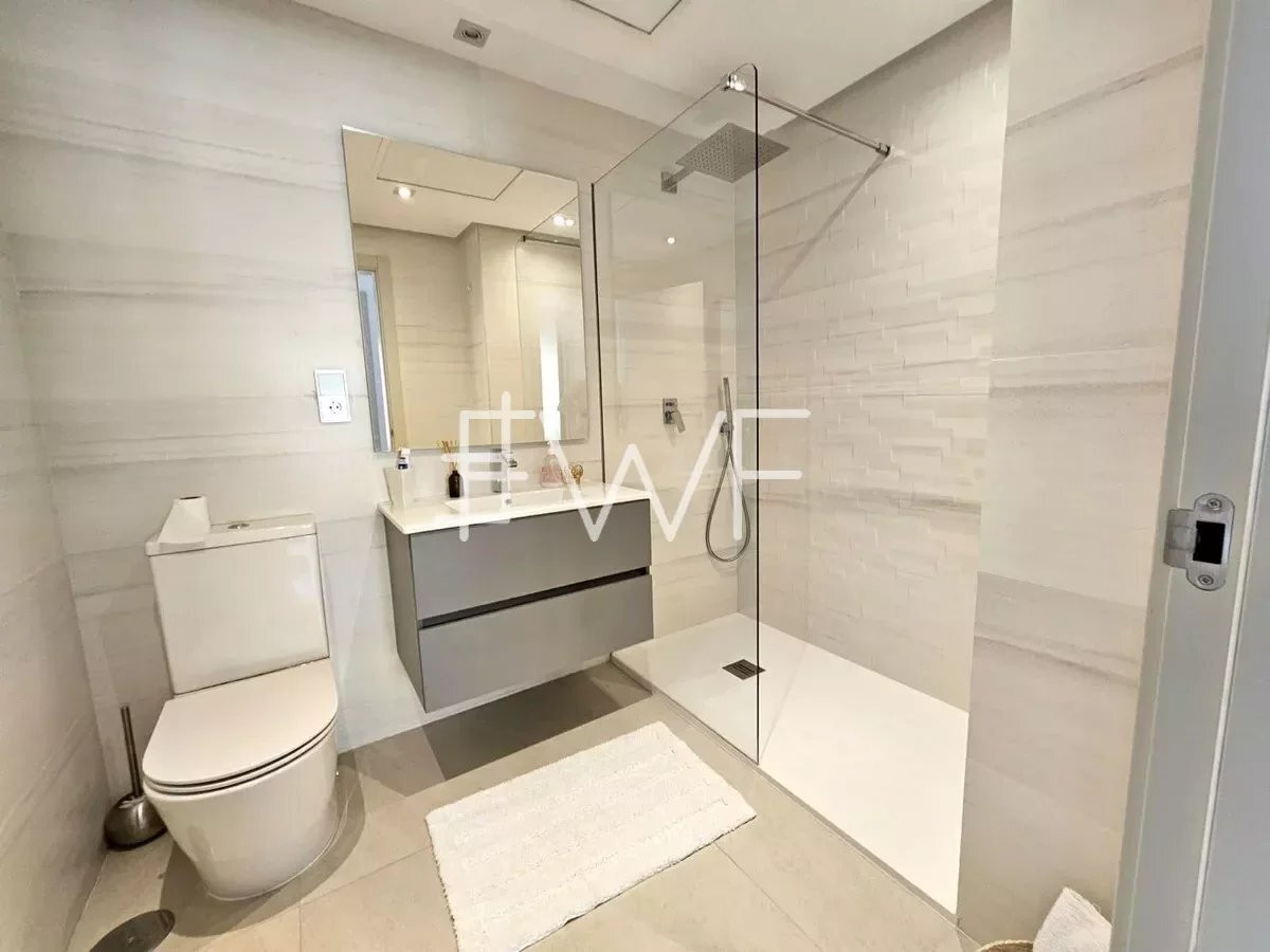 
                                                Vente
                                                 Appartement à The Crest La Quinta