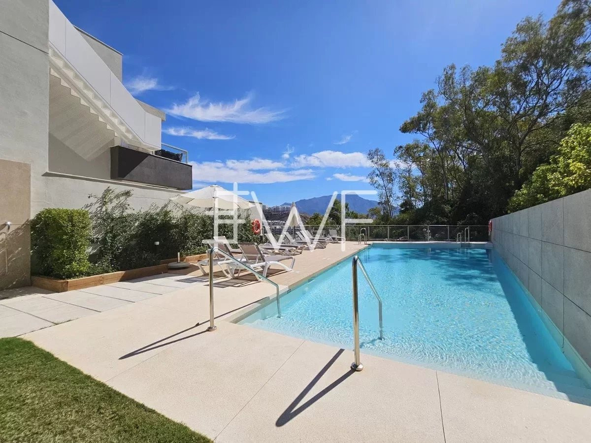 
                                                Vente
                                                 Appartement à The Crest La Quinta