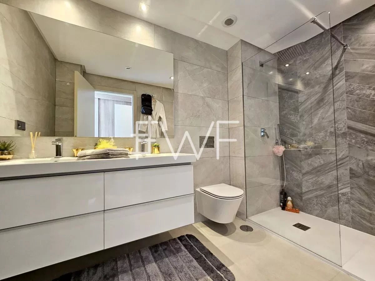 
                                                Vente
                                                 Appartement à The Crest La Quinta