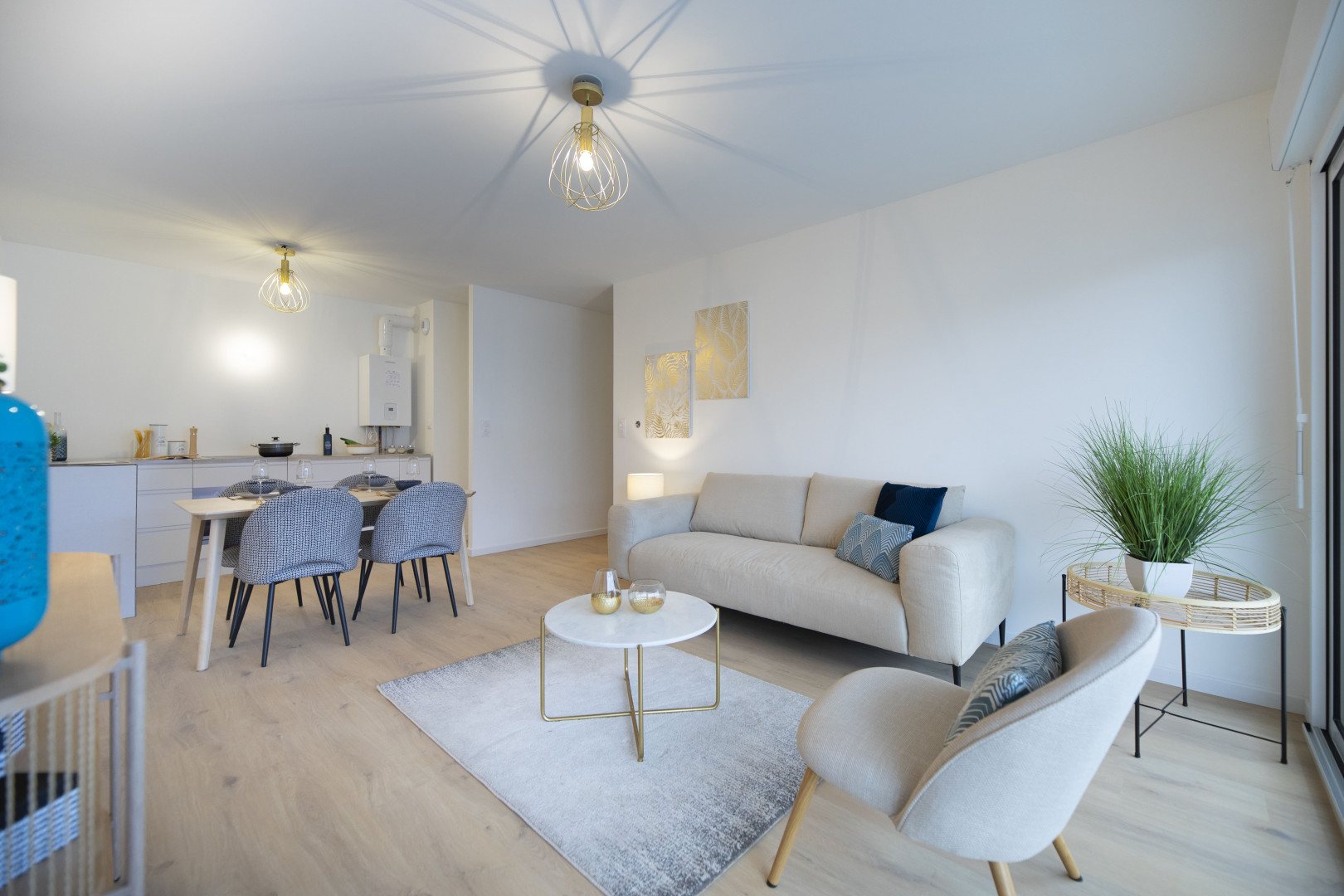 
                                                Vente
                                                 Appartement à Vendre à Ars-sur-Moselle : Ambiance et Confort au Rendez-vous