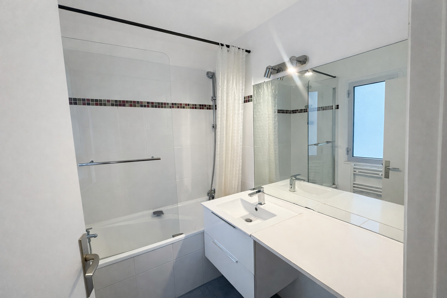 
                                                Vente
                                                 Appartement à vendre à Neuilly-sur-Seine