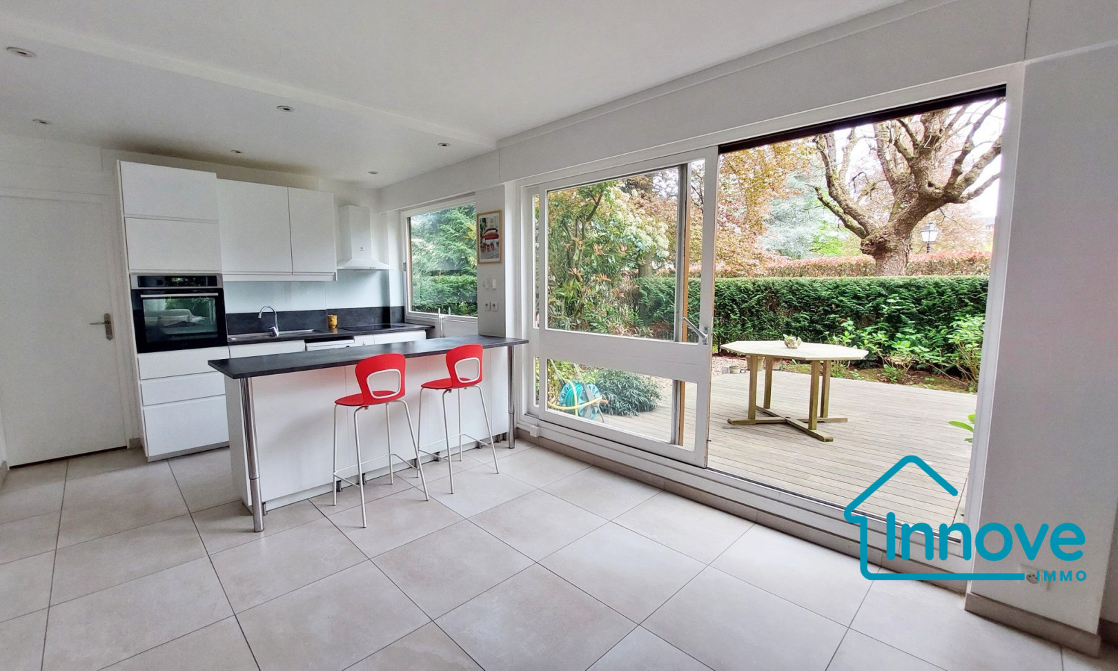 
                                                Vente
                                                 APPARTEMENT A VENDRE - LE CHESNAY-ROCQUENCOURT - AVEC JARDIN ET