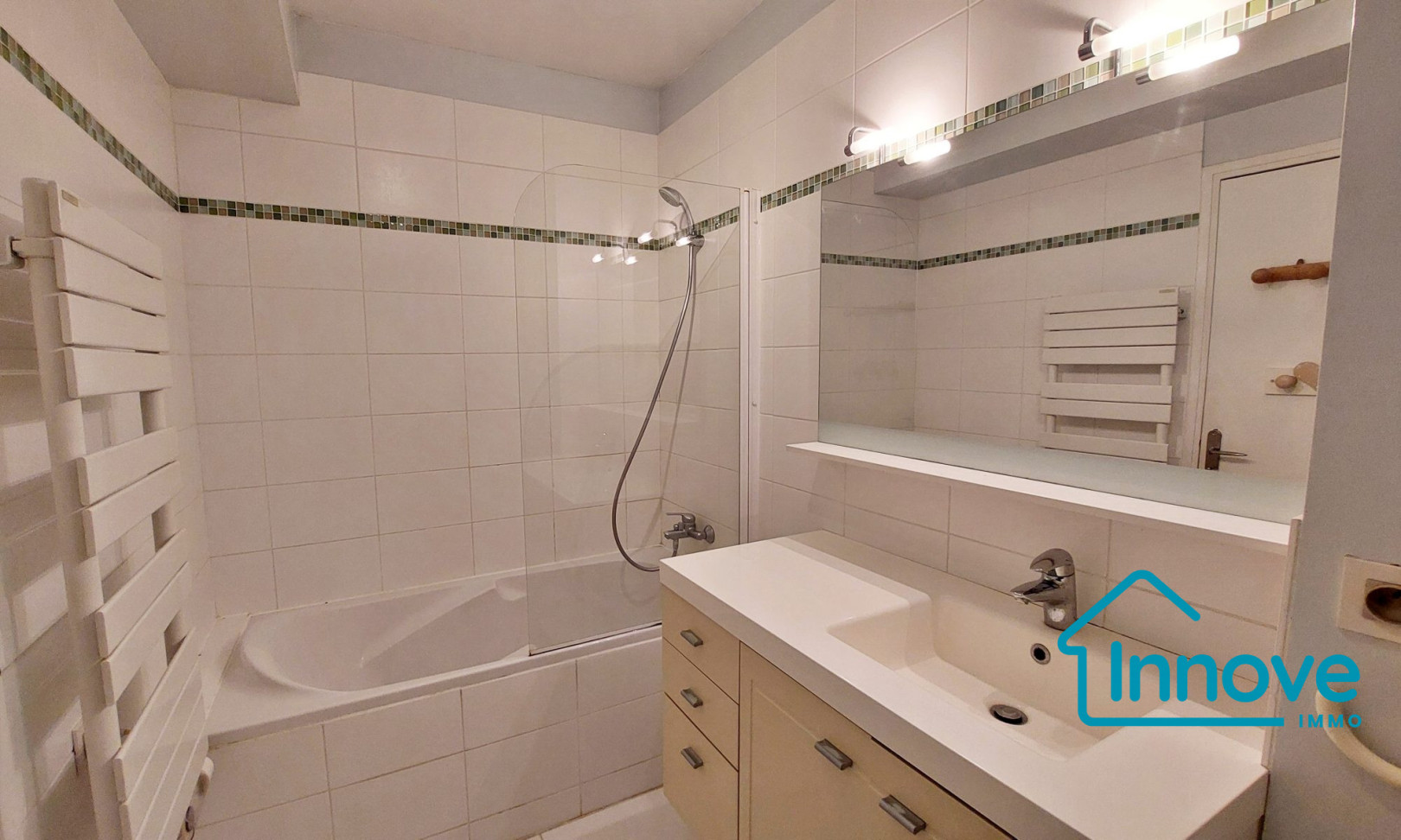 
                                                Vente
                                                 APPARTEMENT A VENDRE - LE CHESNAY-ROCQUENCOURT - AVEC JARDIN ET
