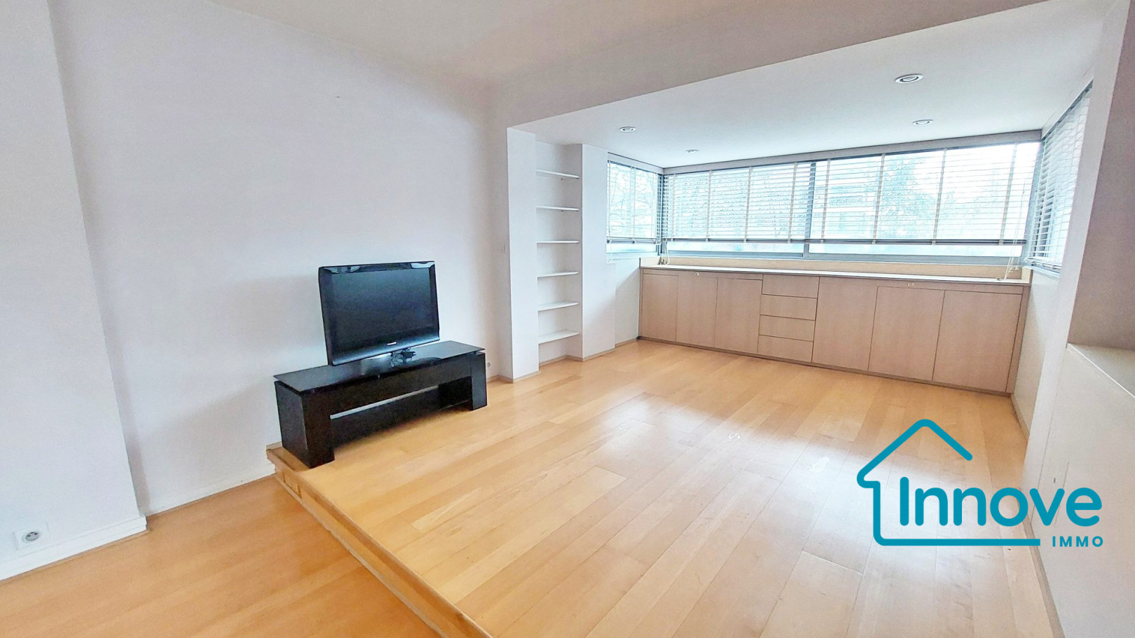 
                                                Vente
                                                 APPARTEMENT A VENDRE - LE CHESNAY-ROCQUENCOURT - BELLES SURFACES