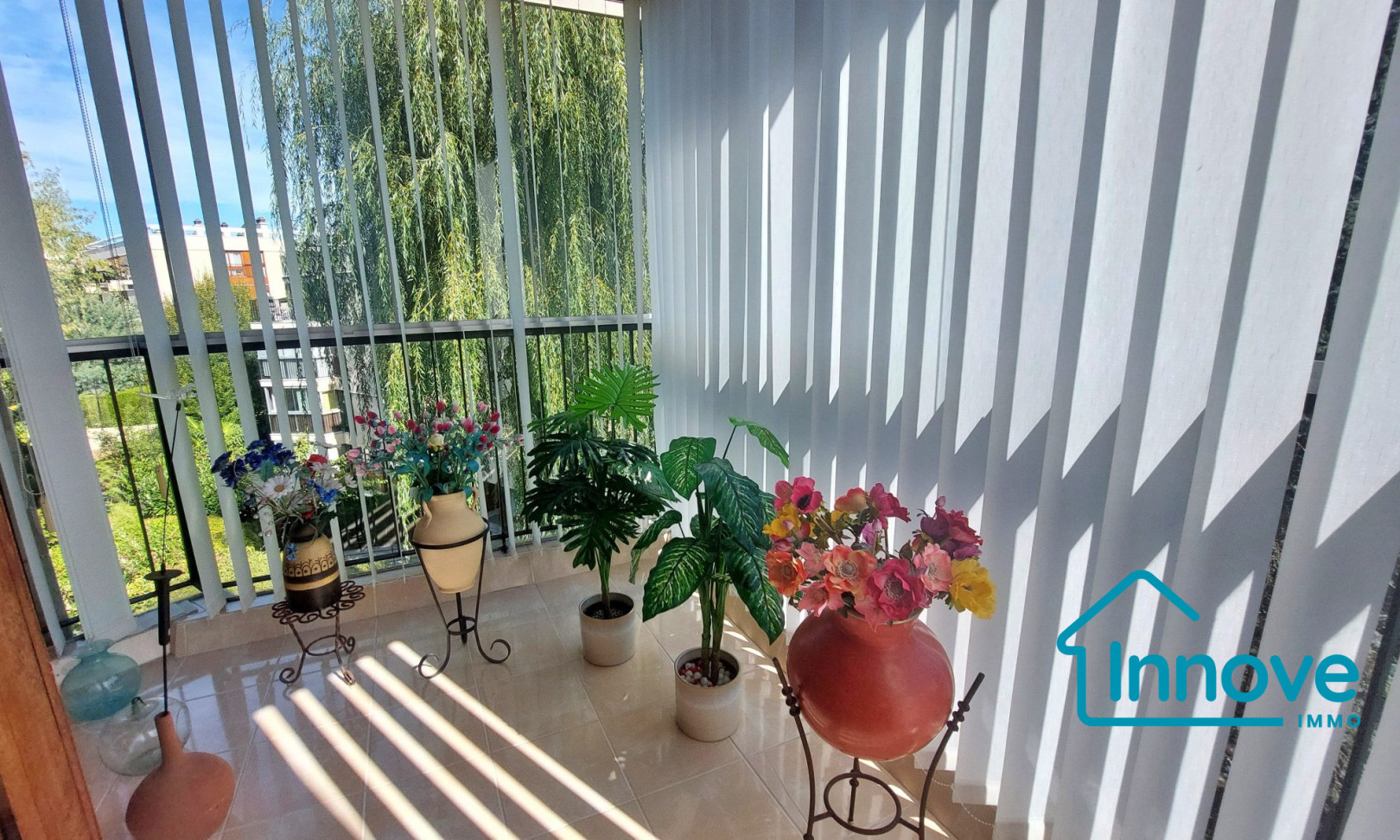 
                                                Vente
                                                 APPARTEMENT A VENDRE - LE CHESNAY ROCQUENCOURT - DERNIER ETAGE
