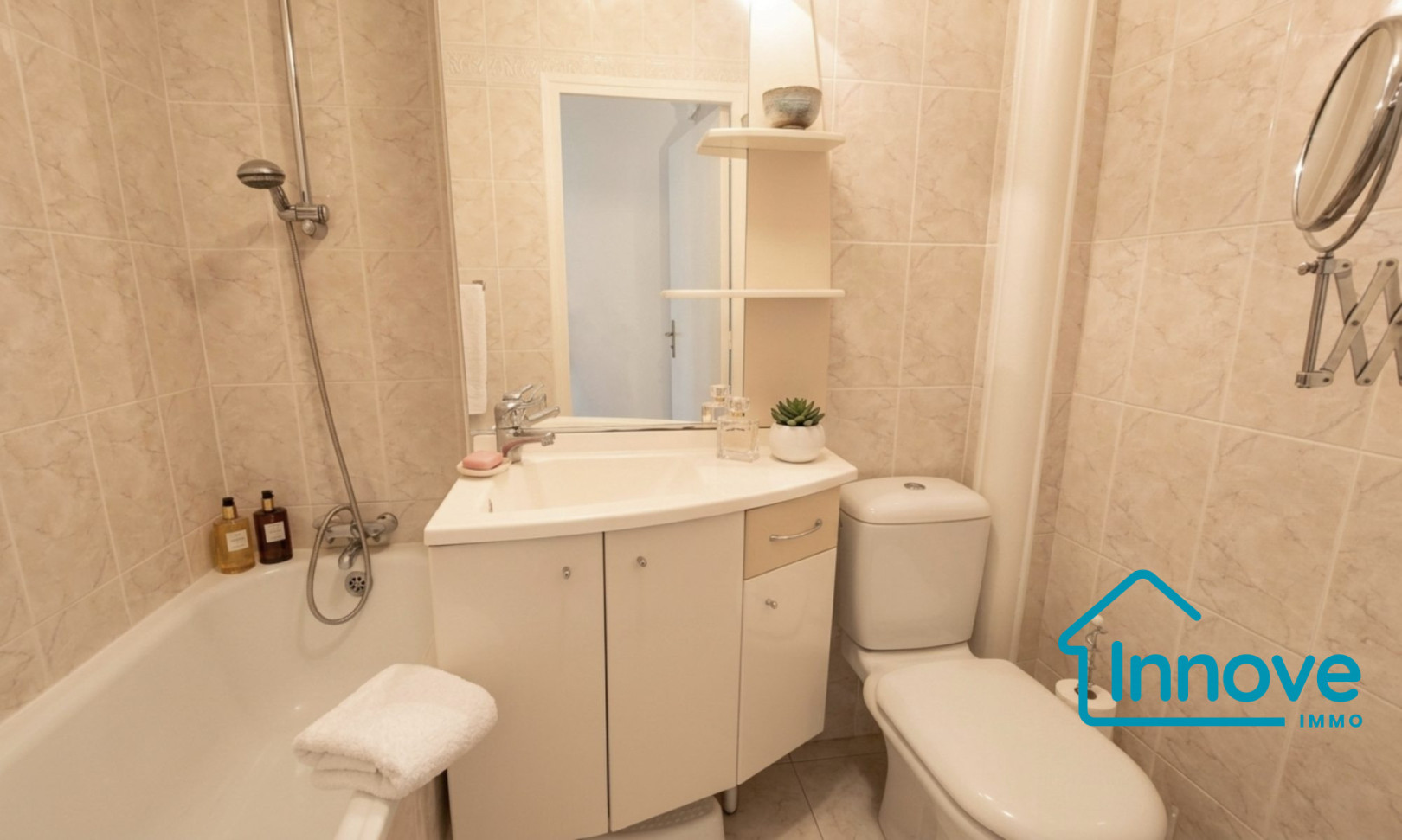 
                                                Vente
                                                 APPARTEMENT A VENDRE - LE CHESNAY ROCQUENCOURT - DERNIER ETAGE