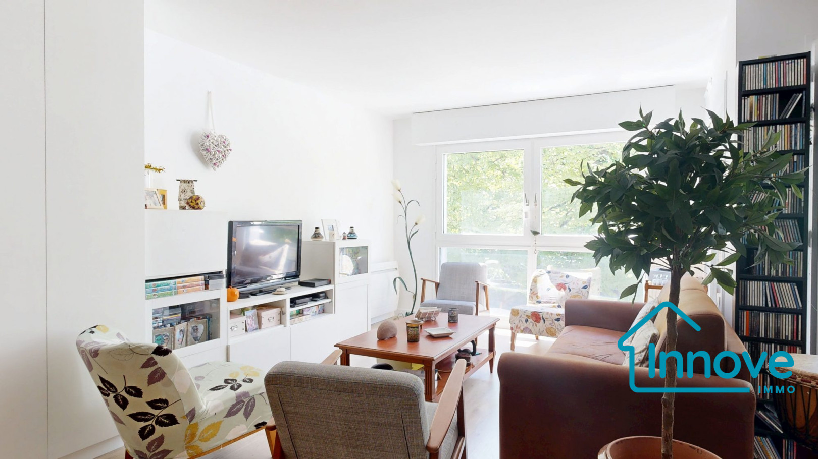 
                                                Vente
                                                 APPARTEMENT A VENDRE - LE CHESNAY ROCQUENCOURT - GRANDE PIECE D
