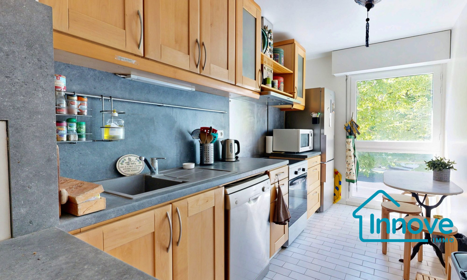 
                                                Vente
                                                 APPARTEMENT A VENDRE - LE CHESNAY ROCQUENCOURT - GRANDE PIECE D