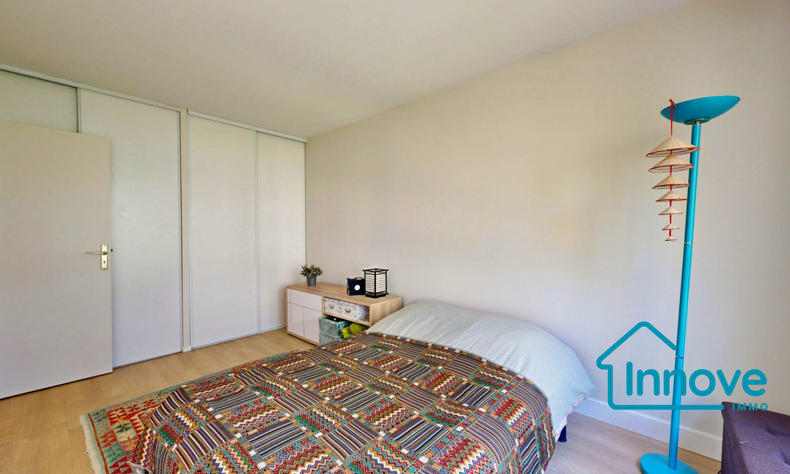 
                                                Vente
                                                 APPARTEMENT A VENDRE - LE CHESNAY ROCQUENCOURT - GRANDE PIECE D