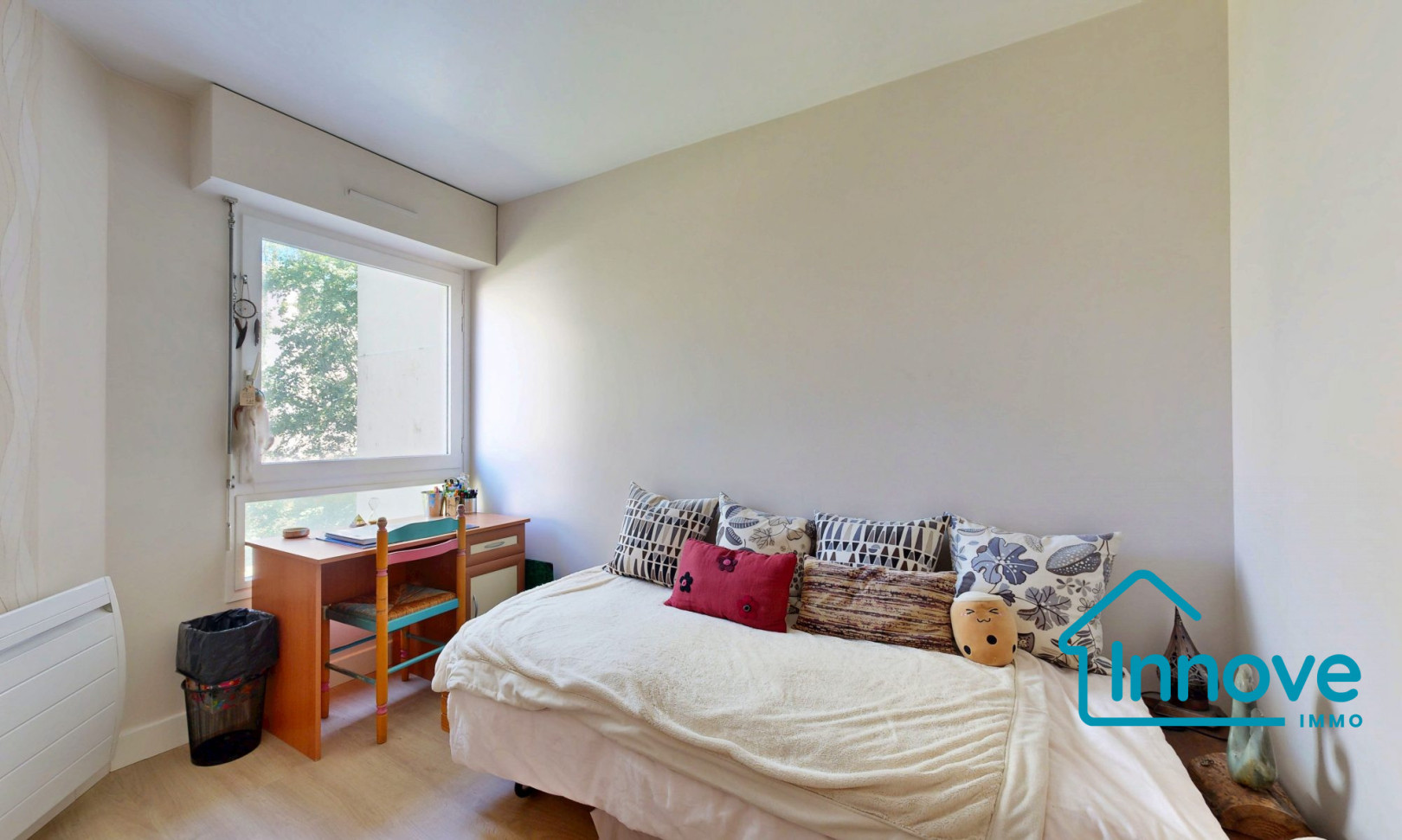 
                                                Vente
                                                 APPARTEMENT A VENDRE - LE CHESNAY ROCQUENCOURT - GRANDE PIECE D