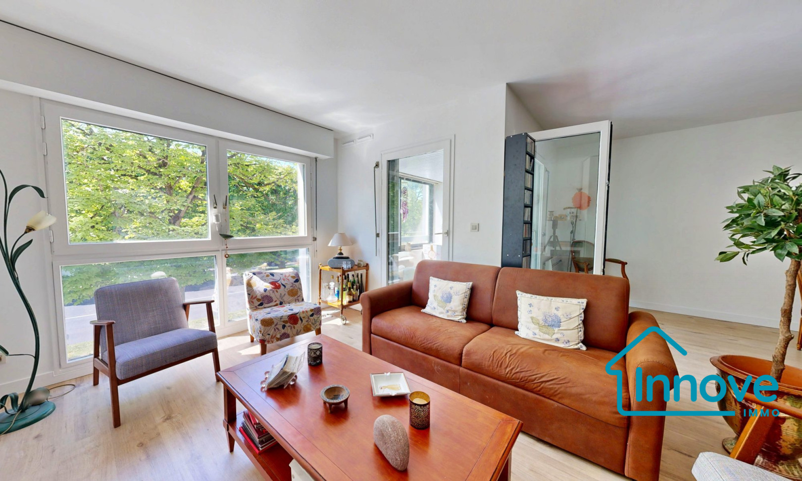
                                                Vente
                                                 APPARTEMENT A VENDRE - LE CHESNAY ROCQUENCOURT - GRANDE PIECE D