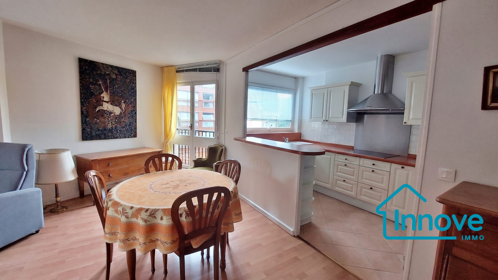 
                                                Vente
                                                 APPARTEMENT A VENDRE - LE CHESNAY ROCQUENCOURT - GRANDE PIECE DE