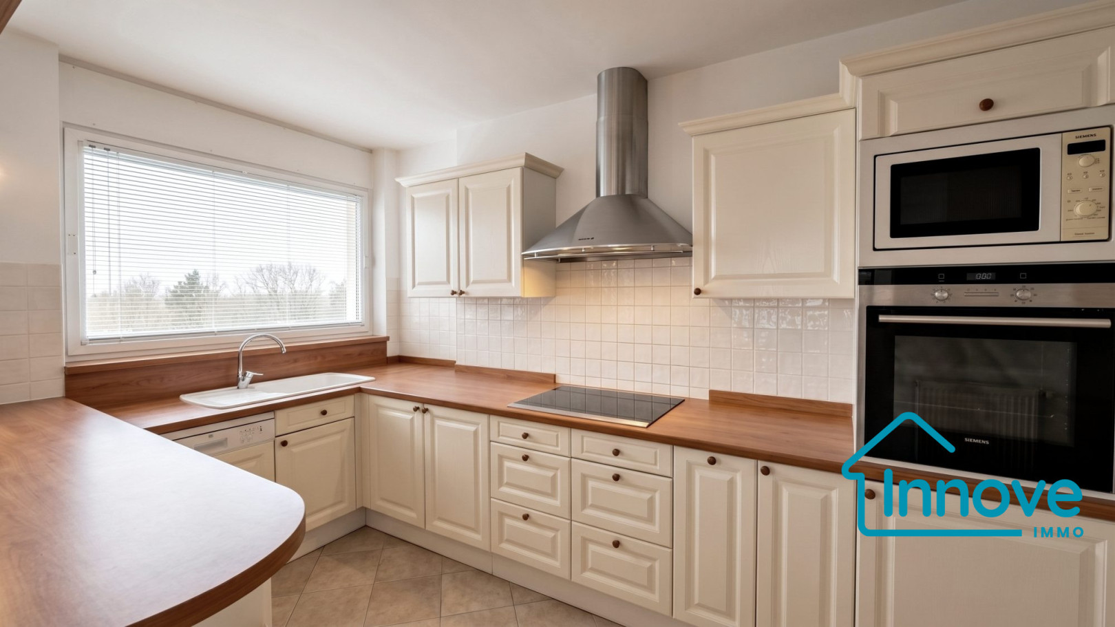 
                                                Vente
                                                 APPARTEMENT A VENDRE - LE CHESNAY ROCQUENCOURT - GRANDE PIECE DE