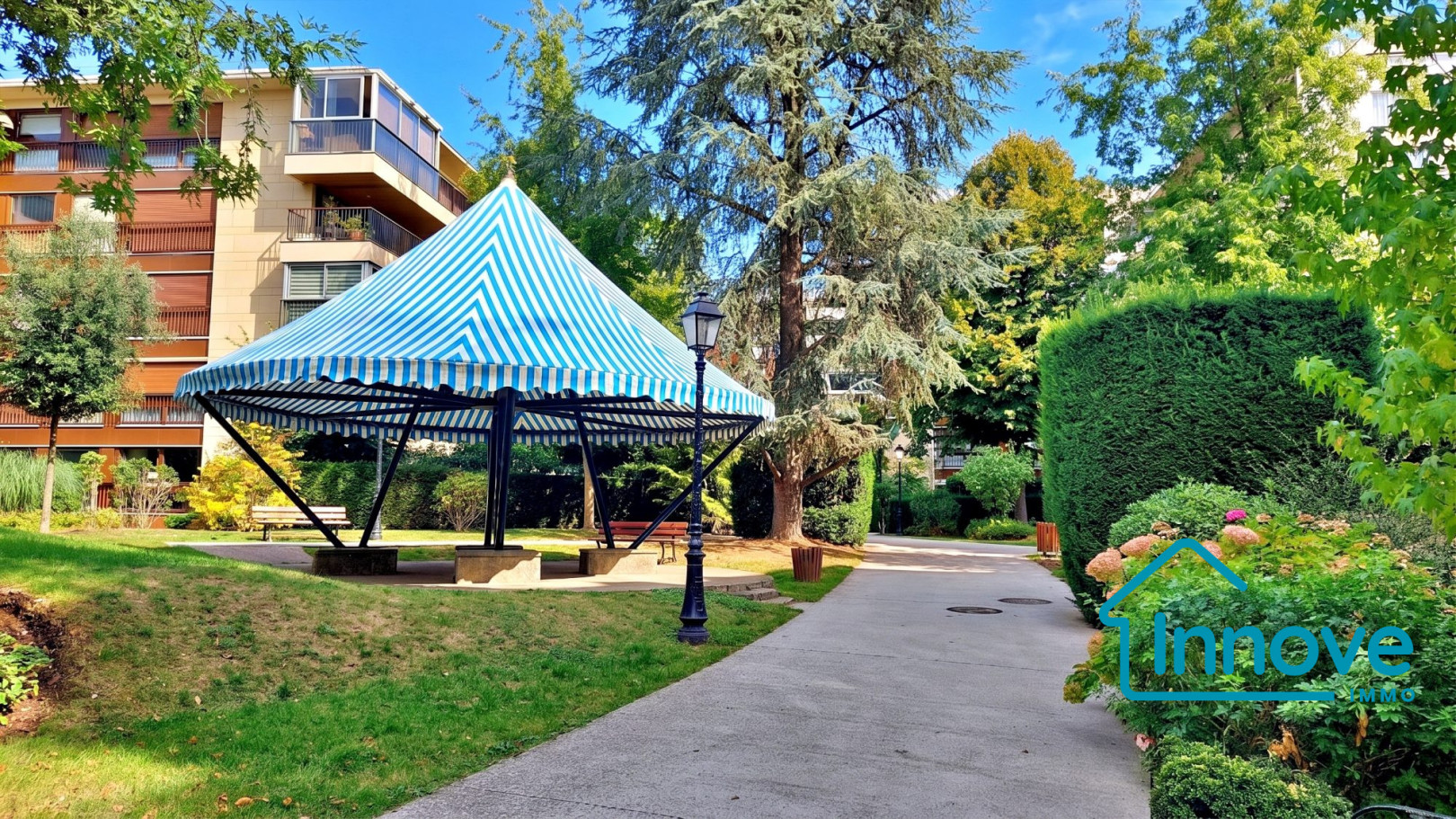 
                                                Vente
                                                 APPARTEMENT A VENDRE - LE CHESNAY ROCQUENCOURT - GRANDE PIECE DE