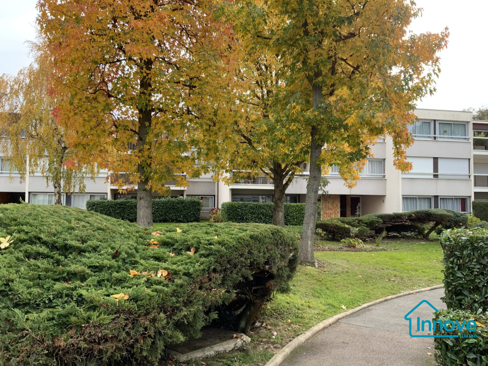 
                                                Vente
                                                 Appartement à vendre Saint-Cyr-l'École