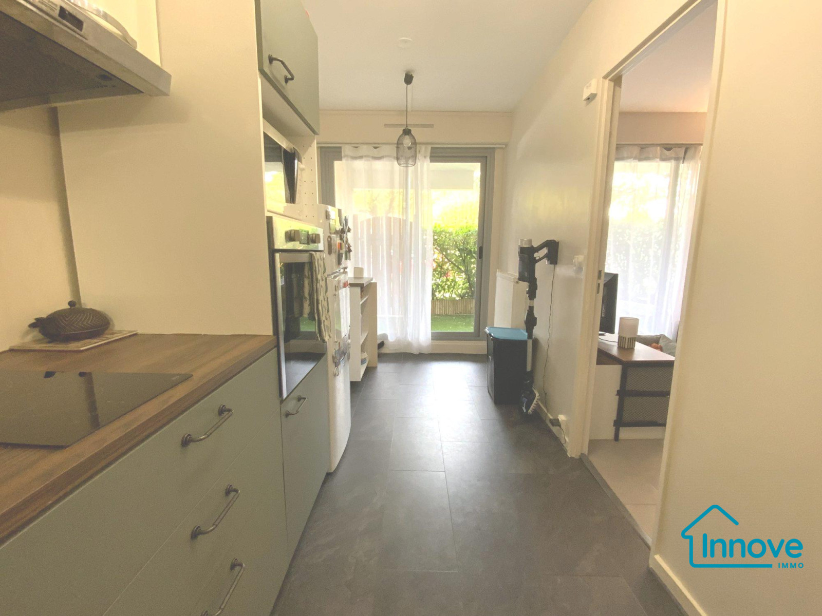 
                                                Vente
                                                 Appartement à vendre Saint-Cyr-l'École