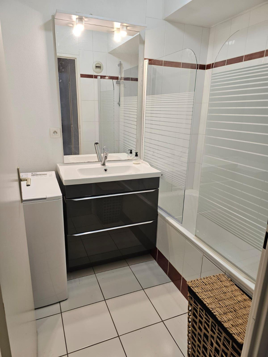 
                                                Location
                                                 Appartement à Villeurbanne proche Part Dieu.