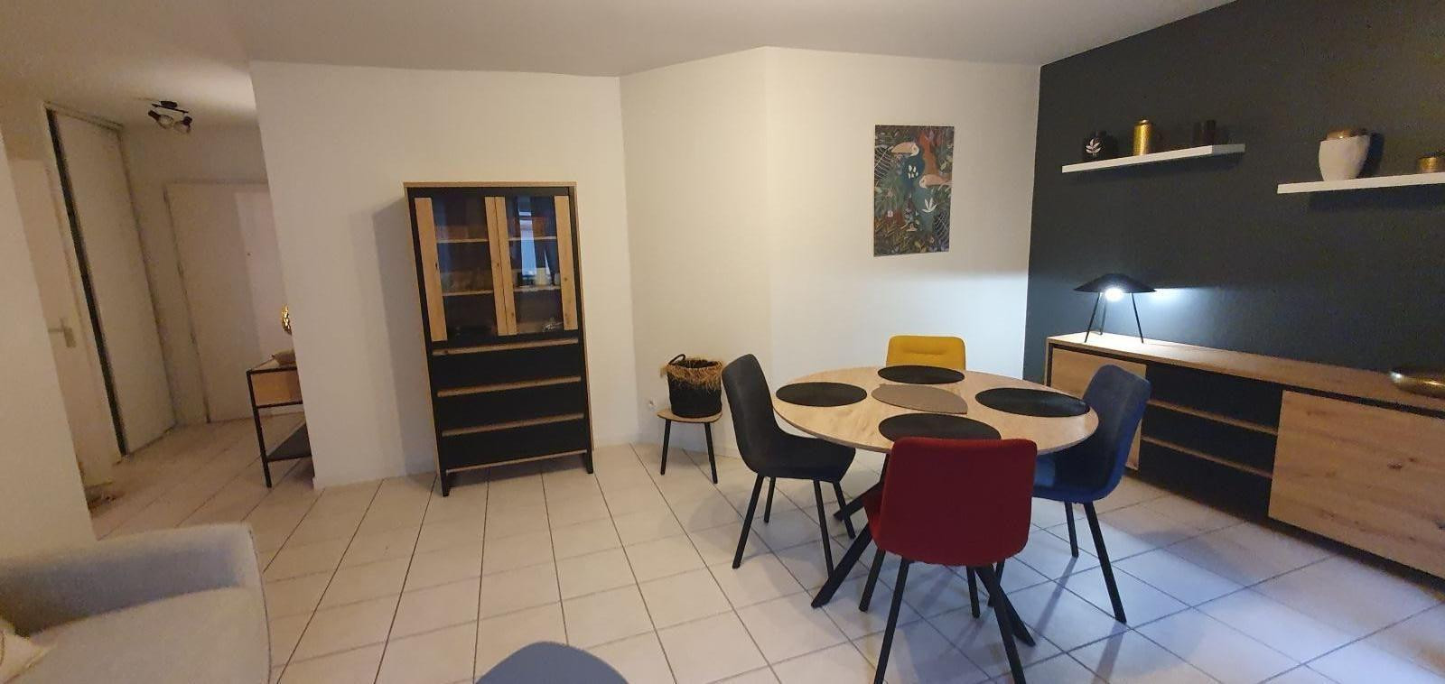 
                                                Location
                                                 Appartement à Villeurbanne proche Part Dieu.