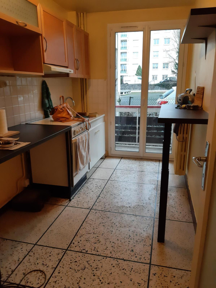 
                                                Location
                                                 Appartement agréable à vivre dans résidence calme