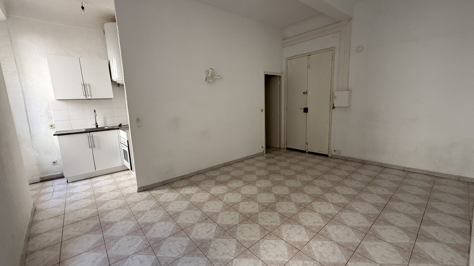 
                                                Location
                                                 Appartement  - Appartement  - 2 pièces  - 40.27 m²