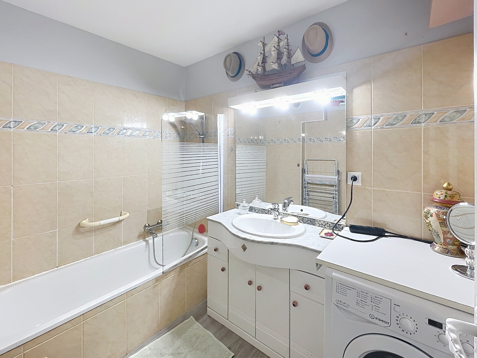 
                                                Vente
                                                 Appartement  - Appartement  - 3 pièces  - 66.87 m²