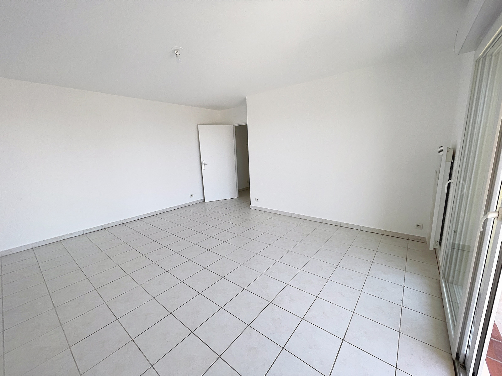 
                                                Location
                                                 Appartement  - Appartement  - 3 pièces  - 70.59 m²