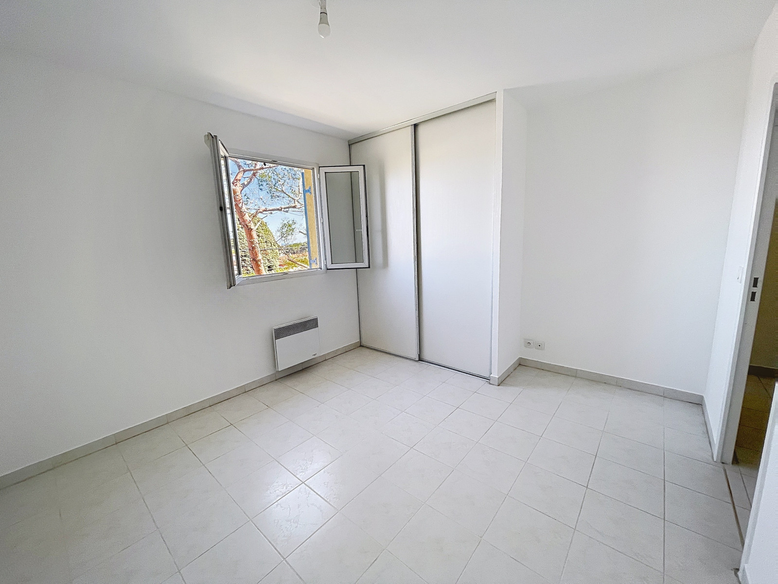 
                                                Location
                                                 Appartement  - Appartement  - 3 pièces  - 70.59 m²