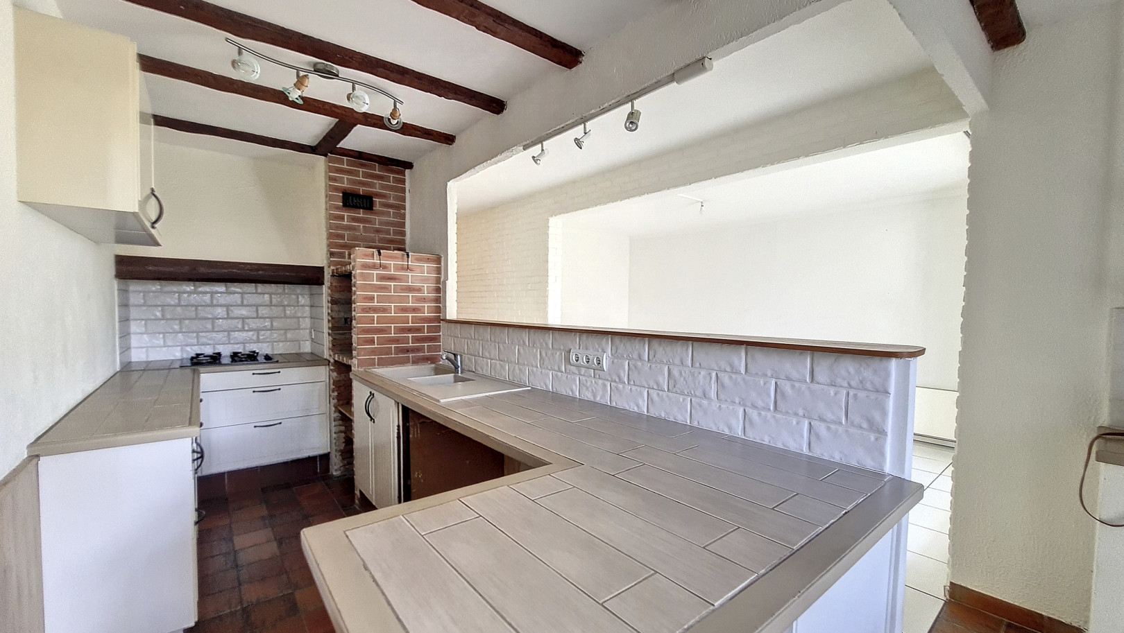 
                                                Location
                                                 Appartement  - Appartement  - 3 pièces  - 73.4 m²