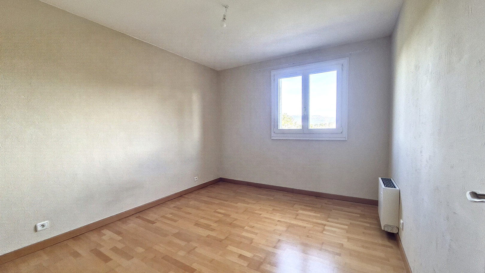 
                                                Location
                                                 Appartement  - Appartement  - 3 pièces  - 73.4 m²