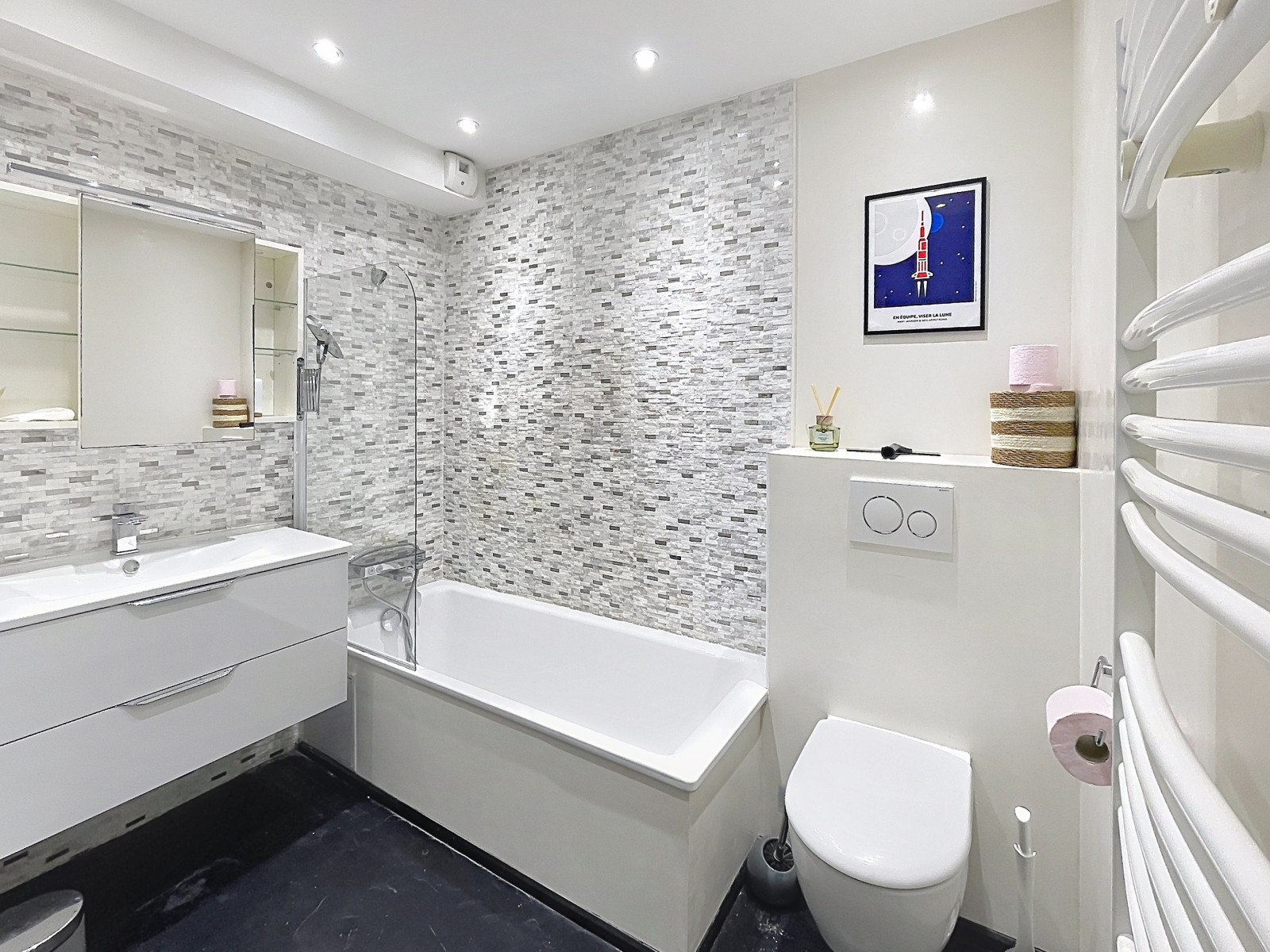 
                                                Location
                                                 Appartement  - Appartement  - 3 pièces  - 84.05 m²