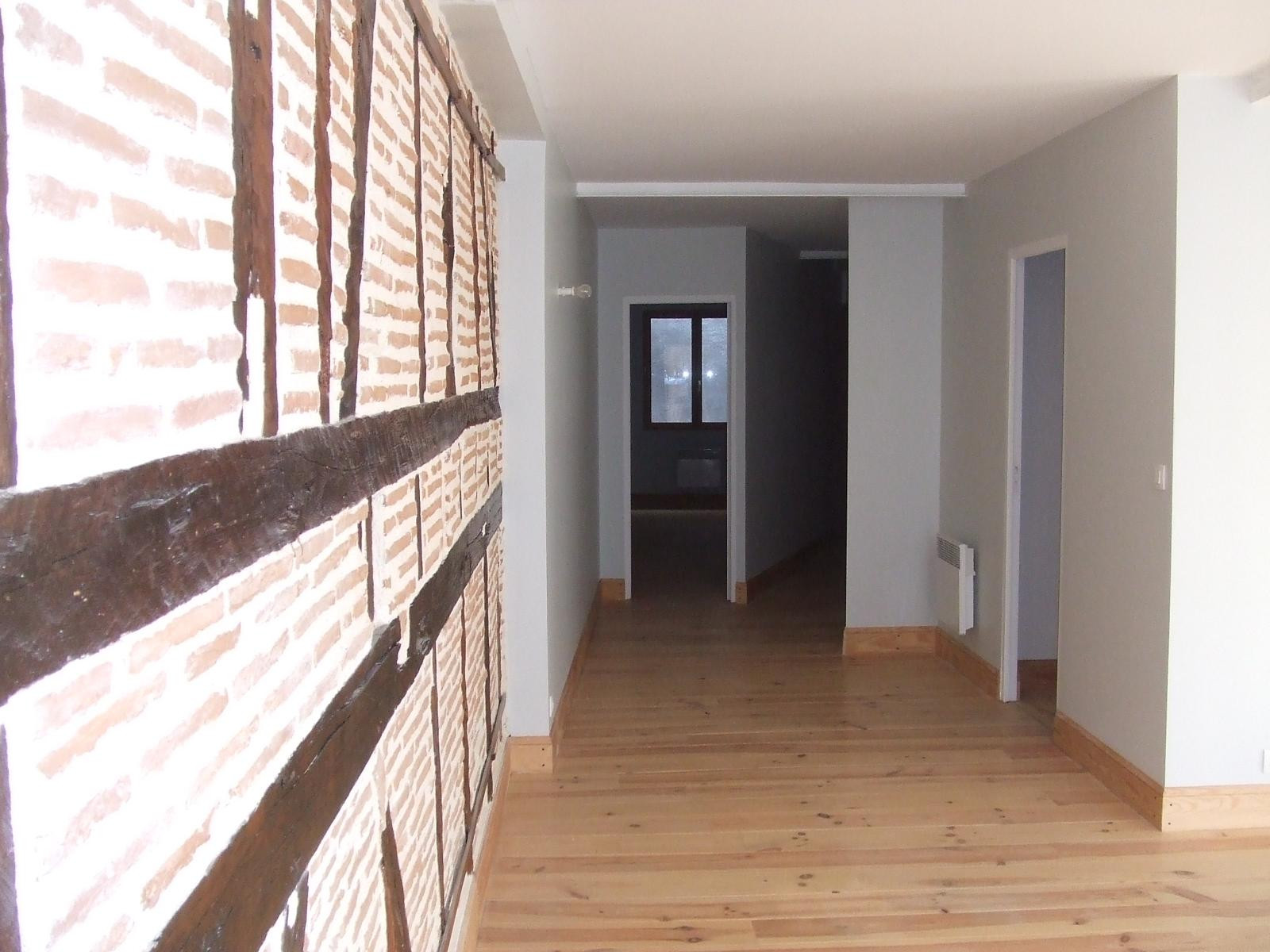 
                                                Location
                                                 Appartement atypique à proximité gare et commerces