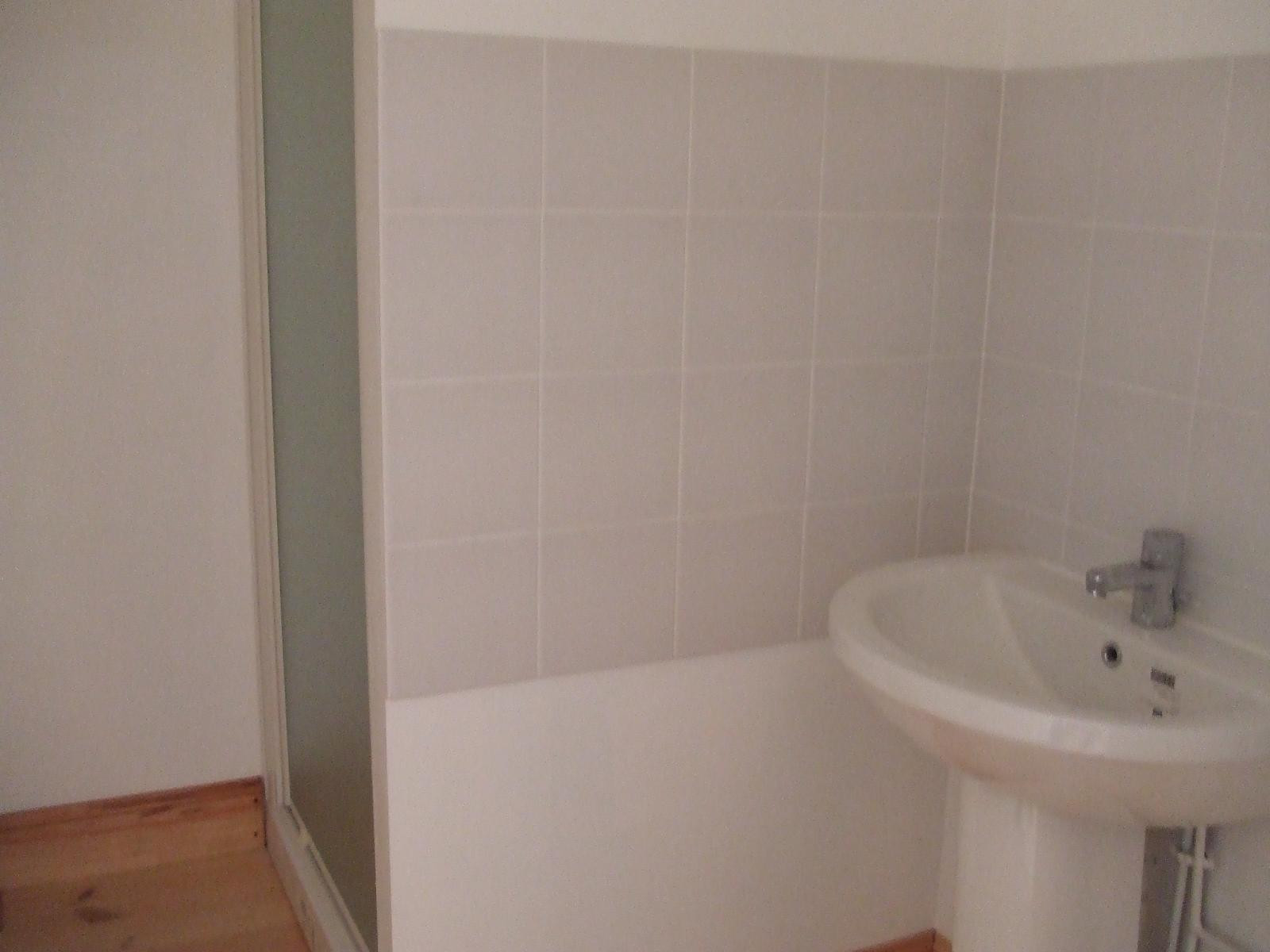 
                                                Location
                                                 Appartement atypique à proximité gare et commerces