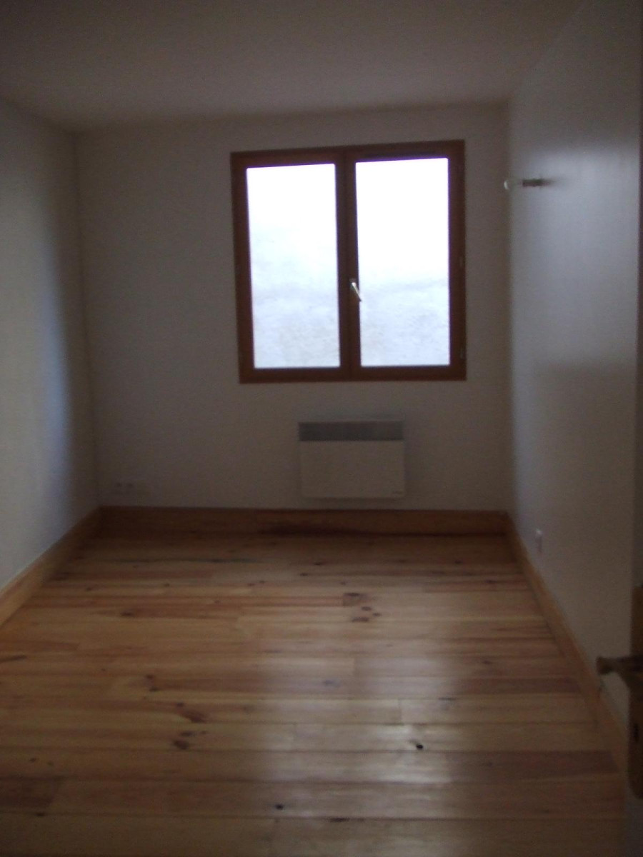 
                                                Location
                                                 Appartement atypique à proximité gare et commerces