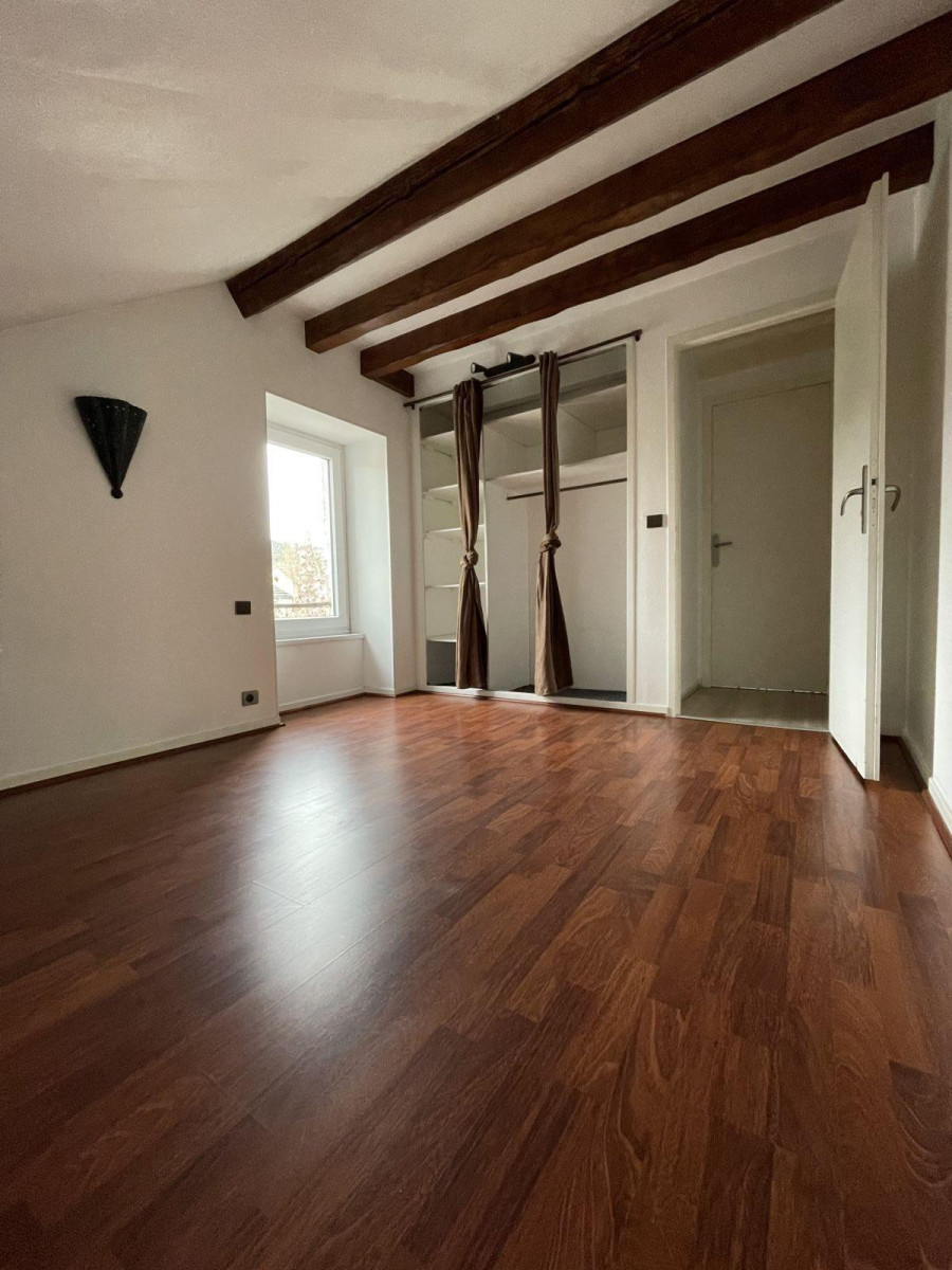 
                                                Location
                                                 Appartement atypique, coup de cœur garanti