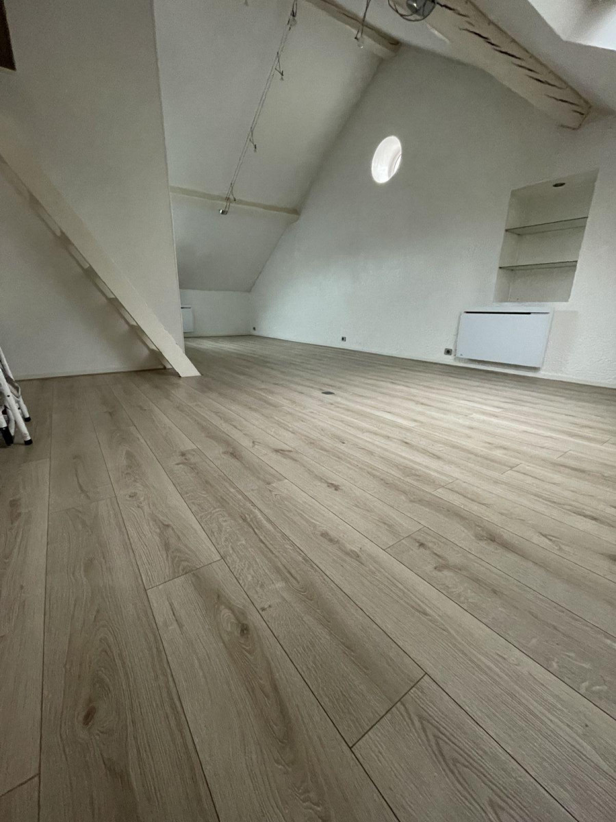
                                                Location
                                                 Appartement atypique, coup de cœur garanti
