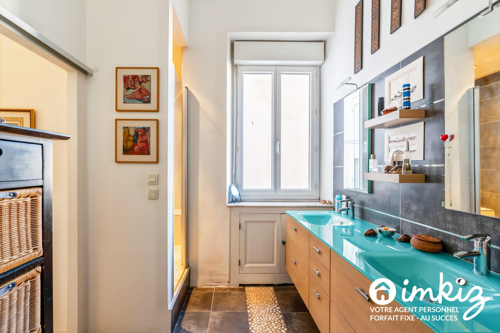 
                                                Vente
                                                 Appartement atypique - Parking