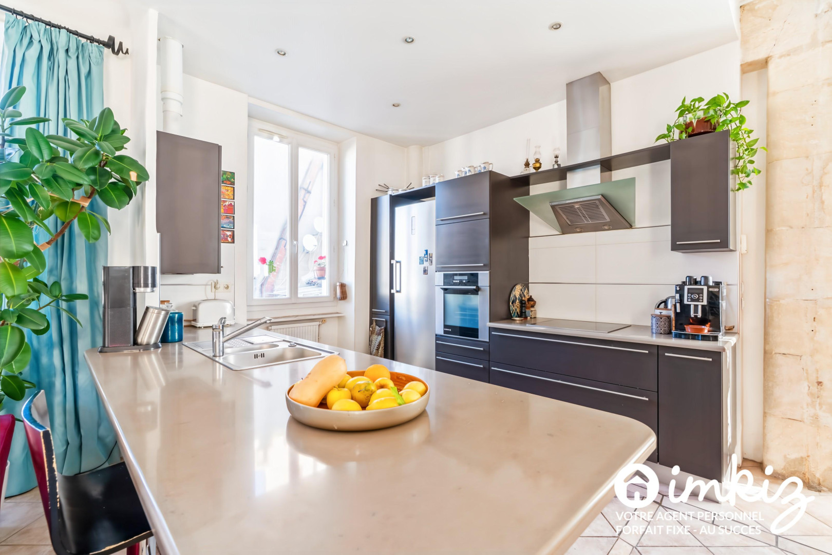 
                                                Vente
                                                 Appartement atypique - Parking