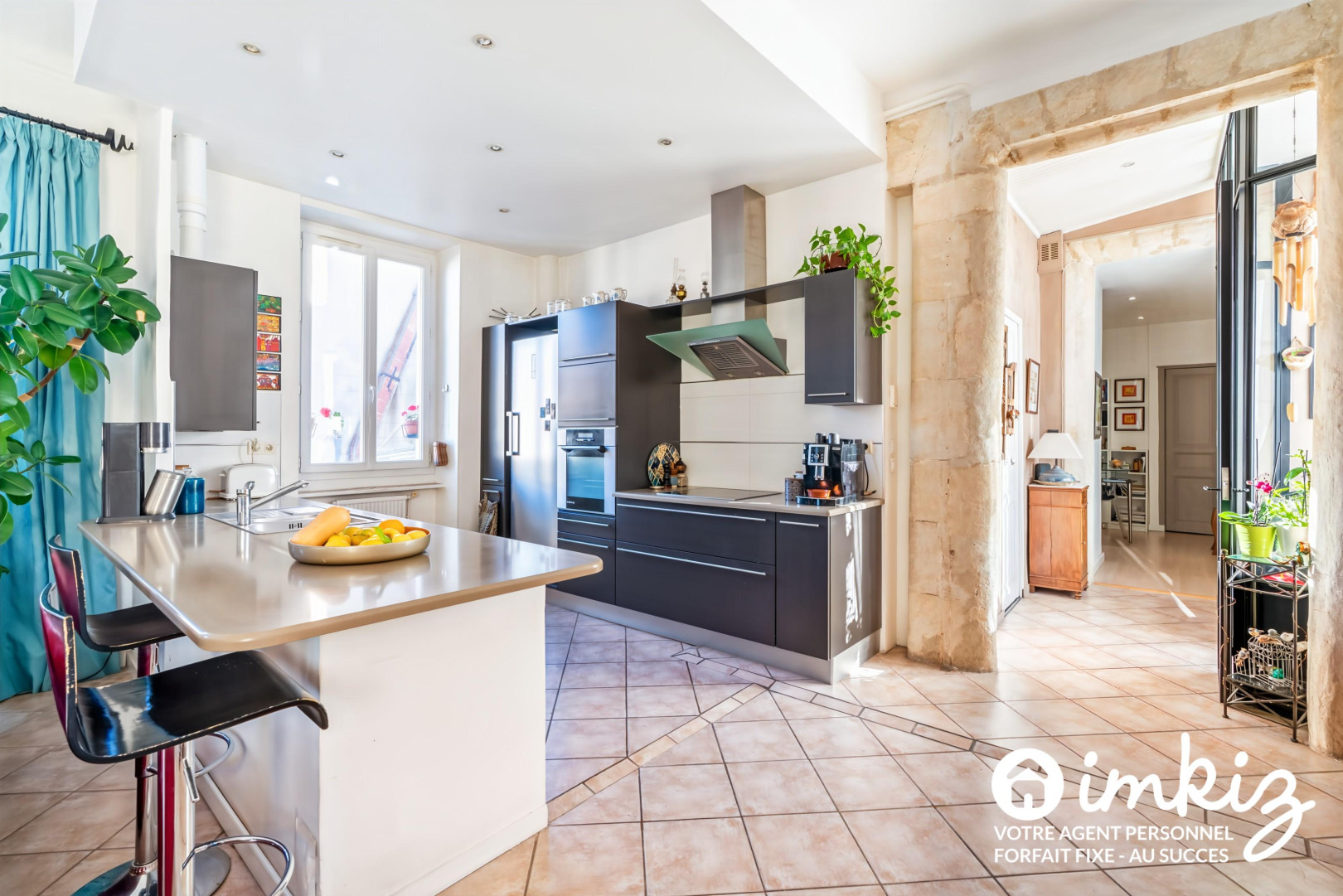 
                                                Vente
                                                 Appartement atypique - Parking