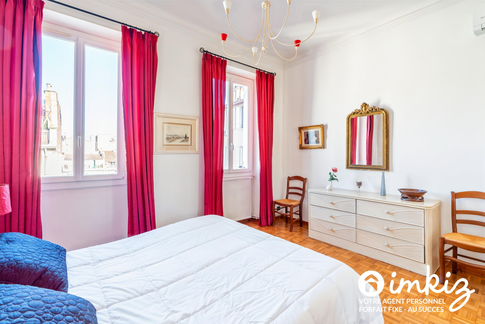 
                                                Vente
                                                 Appartement atypique - Parking