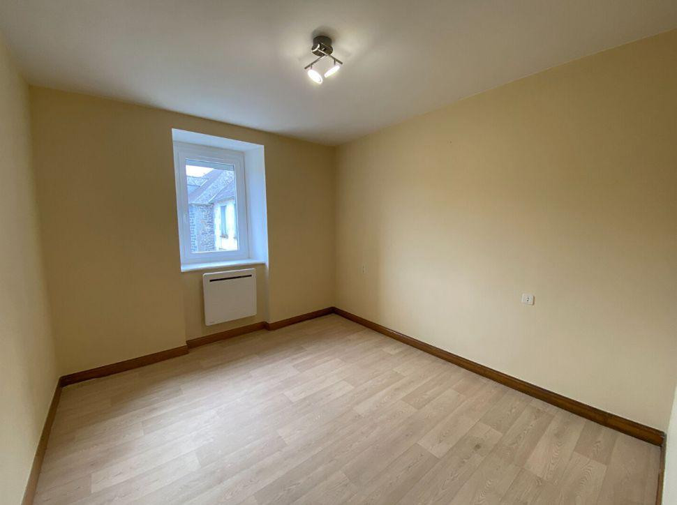 
                                                Location
                                                 Appartement au calme